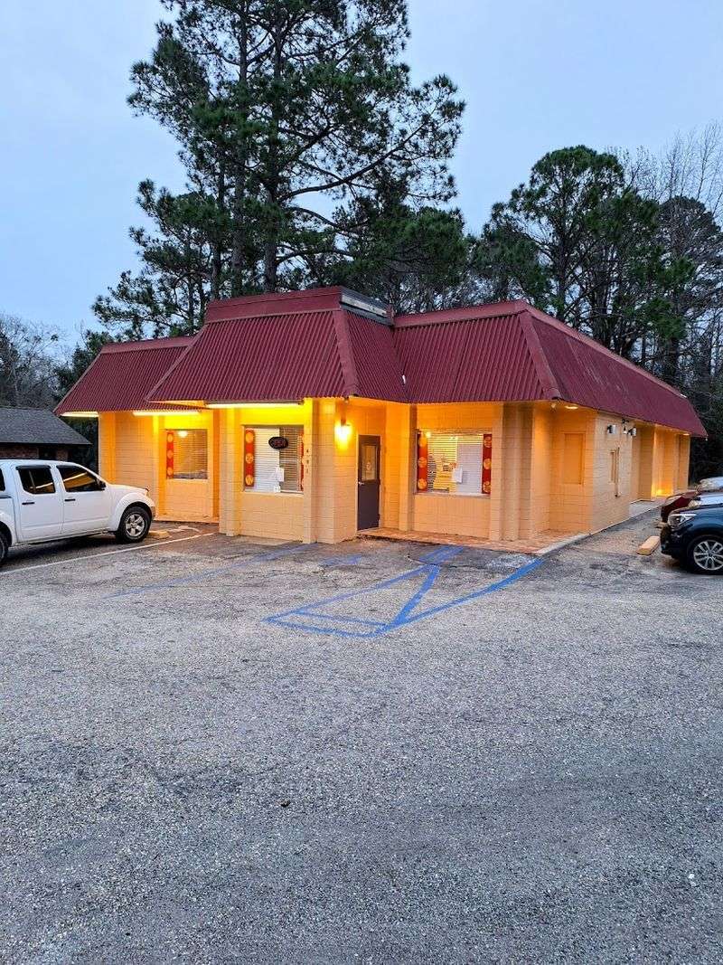 18 Old-Fashioned Restaurants Across America Serving Country Ham and Eggs the Traditional Way 14 Sam's In N Out homemade biscuits - Sumter, South Carolina