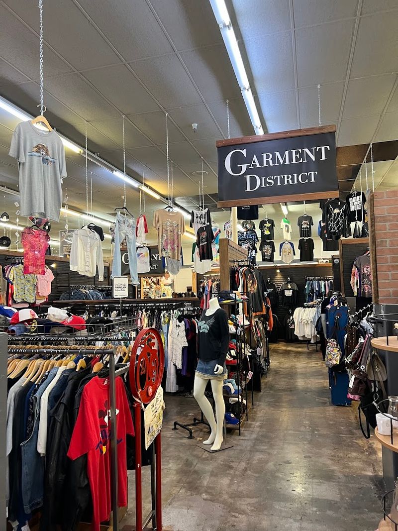 Jewelry, Accessories, and Wearable Vintage Finds