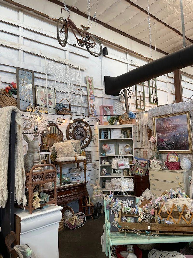 Seasonal Markets and Live Events in the Back Building