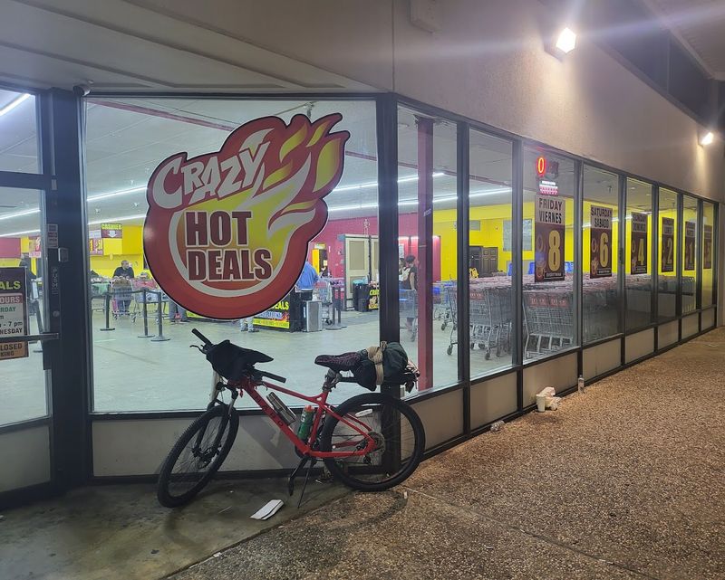 This Huge Texas Bin Store Lets You Fill an Entire Cart for Just $25 12 Cash Is King Here — Card Fees Apply