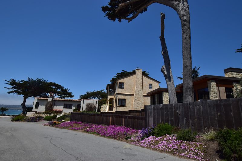 No Stoplights, No Street Numbers, No Rush