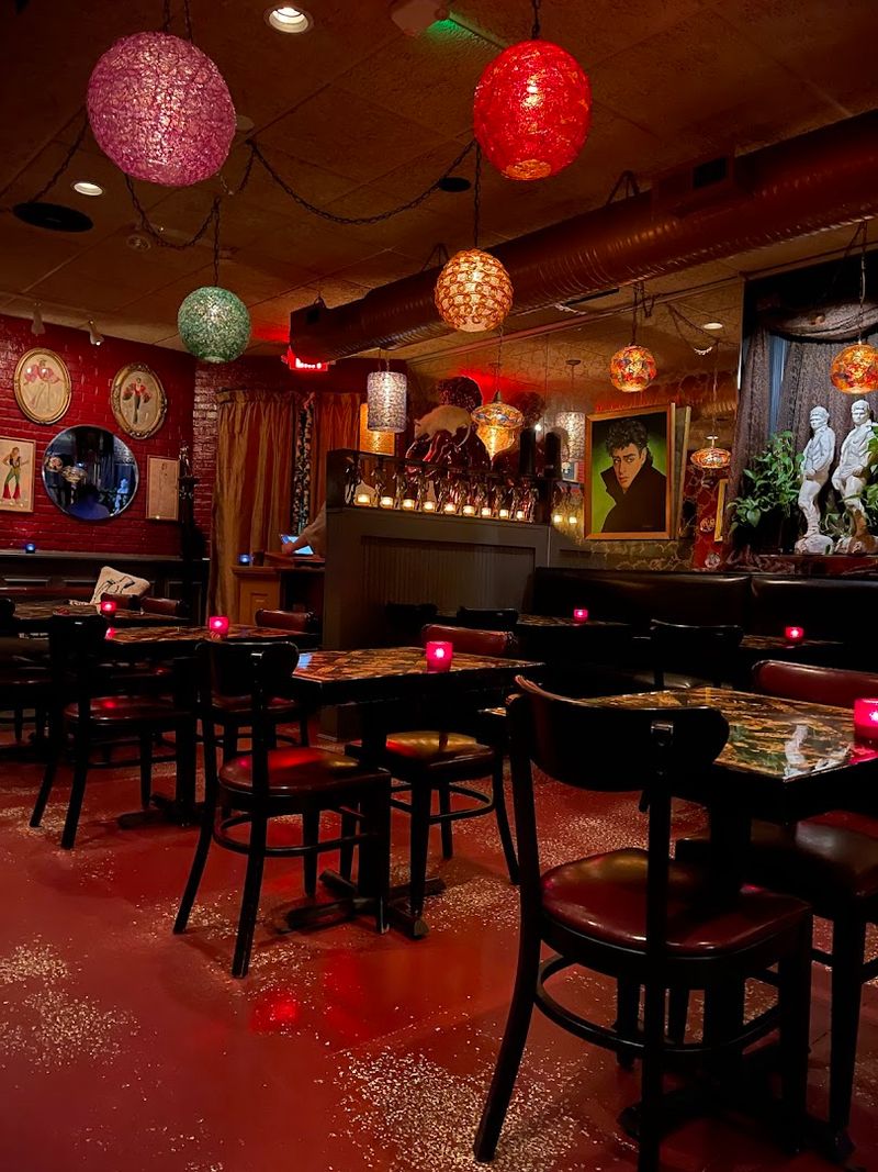 L'Opossum - Richmond, Virginia