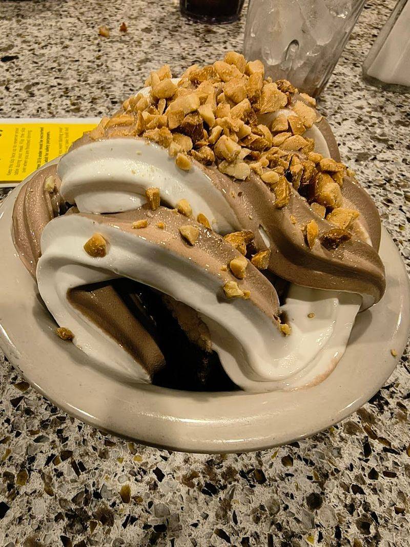 Shady Maple Smorgasbord - East Earl, Pennsylvania