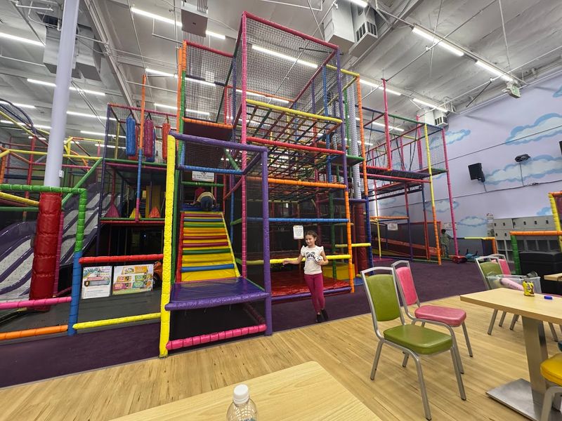 Kids Empire Woodland Hills - Woodland Hills, California