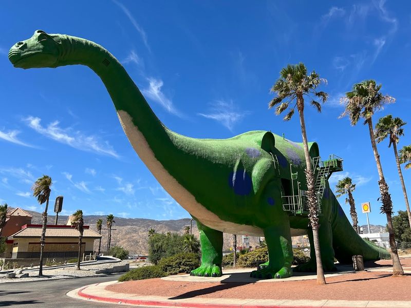17 California roadside attractions that are actually worth pulling over for 2 Cabazon Dinosaurs - World's Biggest Dinosaurs - Cabazon, California