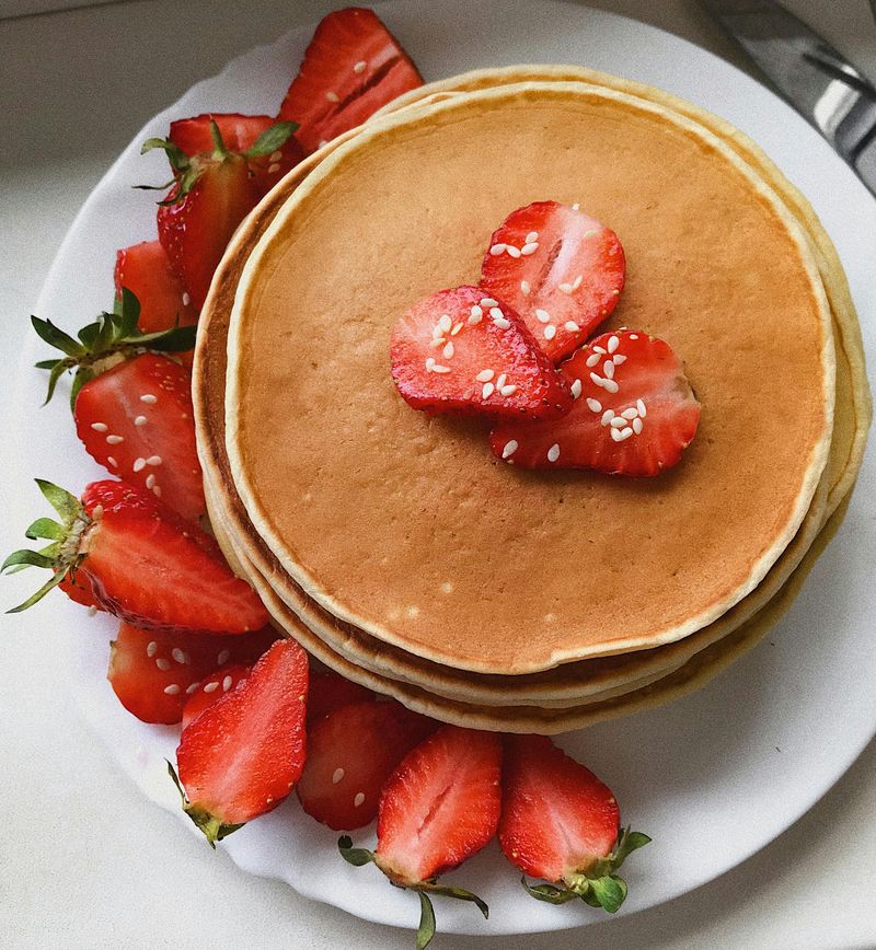 22 Foods That Instantly Bring Back a Specific Smell From Childhood 2 Fresh pancakes
