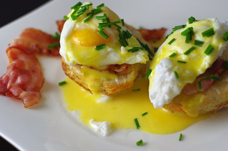 23 Timeless Breakfast Dishes Worth Rediscovering 2 Eggs Benedict
