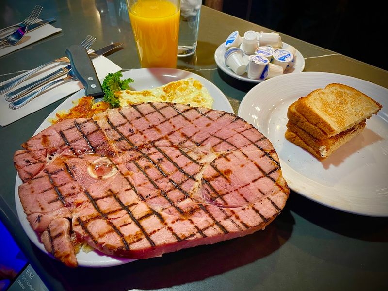 Peppermill Restaurant and Fireside Lounge - Las Vegas, Nevada