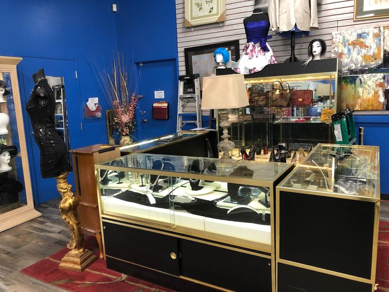 Jewelry Cases Full of Sparkling Surprises