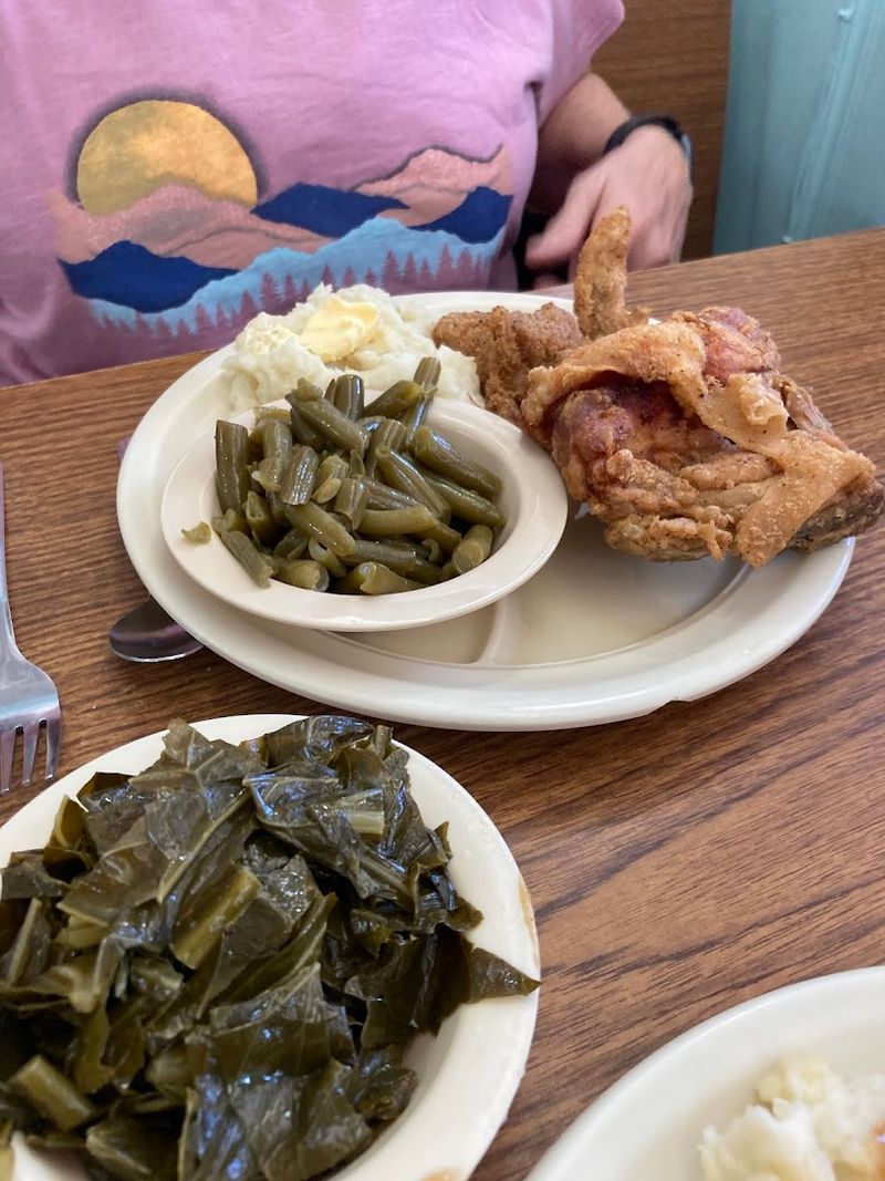 Fried Chicken That Travelers Cannot Stop Raving About
