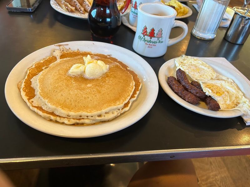The Best Biscuits And Gravy In Nevada Come From This Tiny Cafe 8 Lightning-Fast Service That Still Feels Personal
