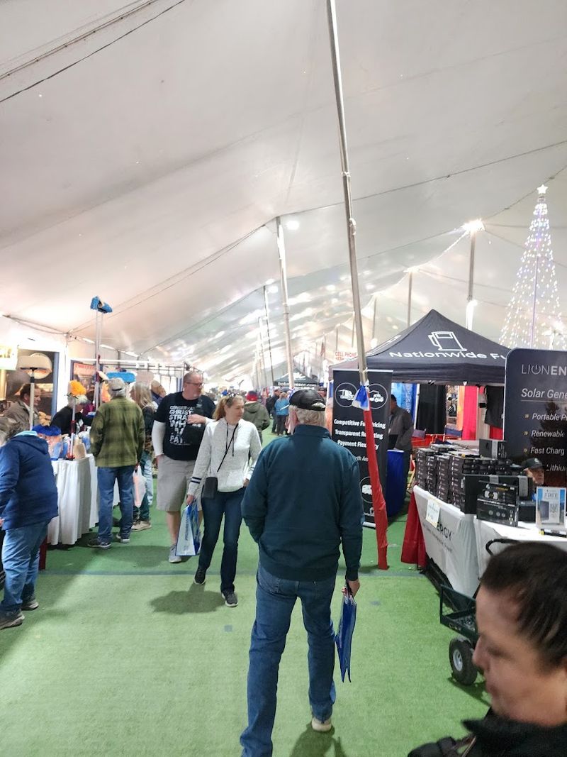 This huge Arizona flea market is known for surprisingly great deals 3 Hundreds of Unique Vendors Under One Roof