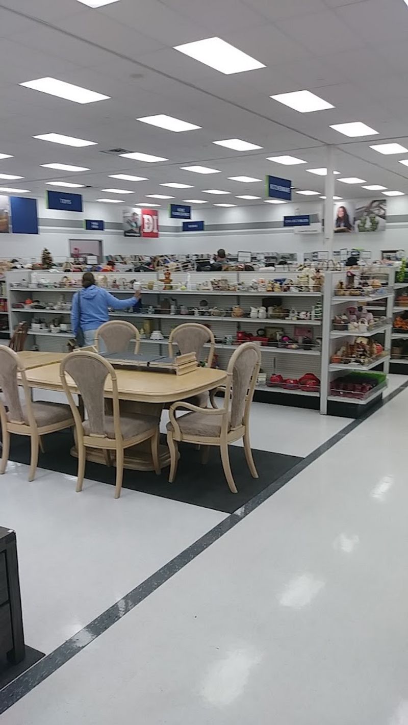 Convenient Hours and a Prime North Las Vegas Location