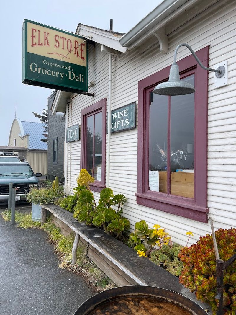 This remote California general store is known for its incredible sandwiches 8 Outdoor Picnic Tables With Stunning Views