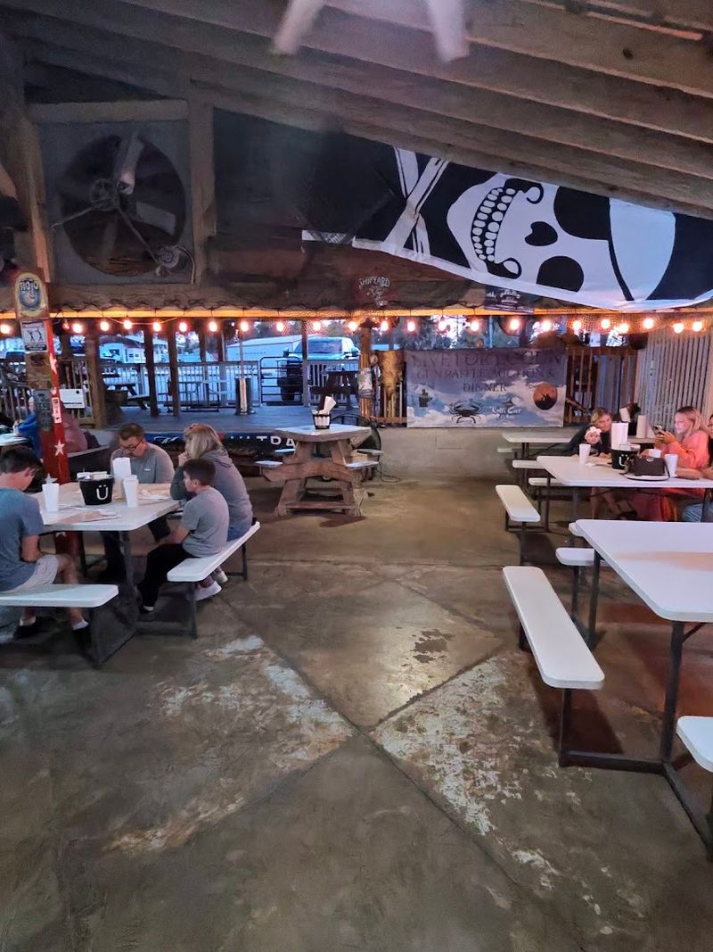 This family-run seafood restaurant draws visitors from across Florida 13 Indoor and Outdoor Seating for Every Kind of Guest