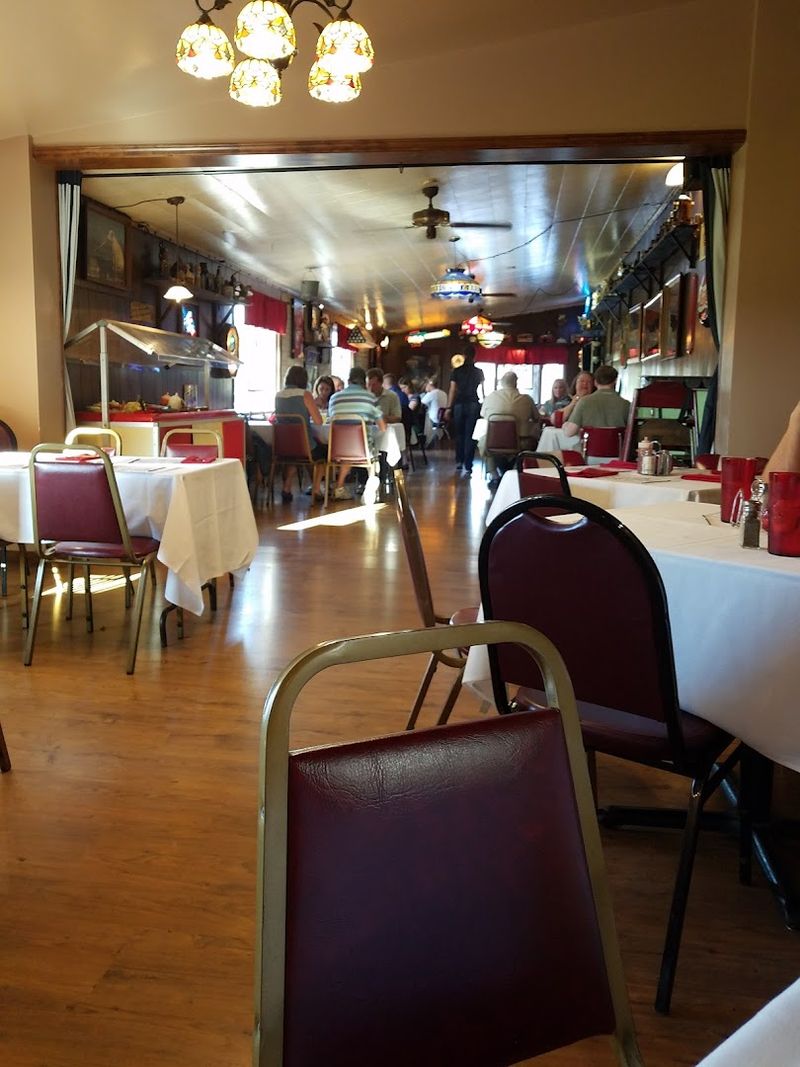 Small-Town Hospitality From the First Greeting