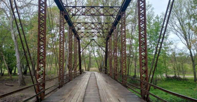 A Historic Bridge in Illinois Known for Its Eerie Atmosphere
