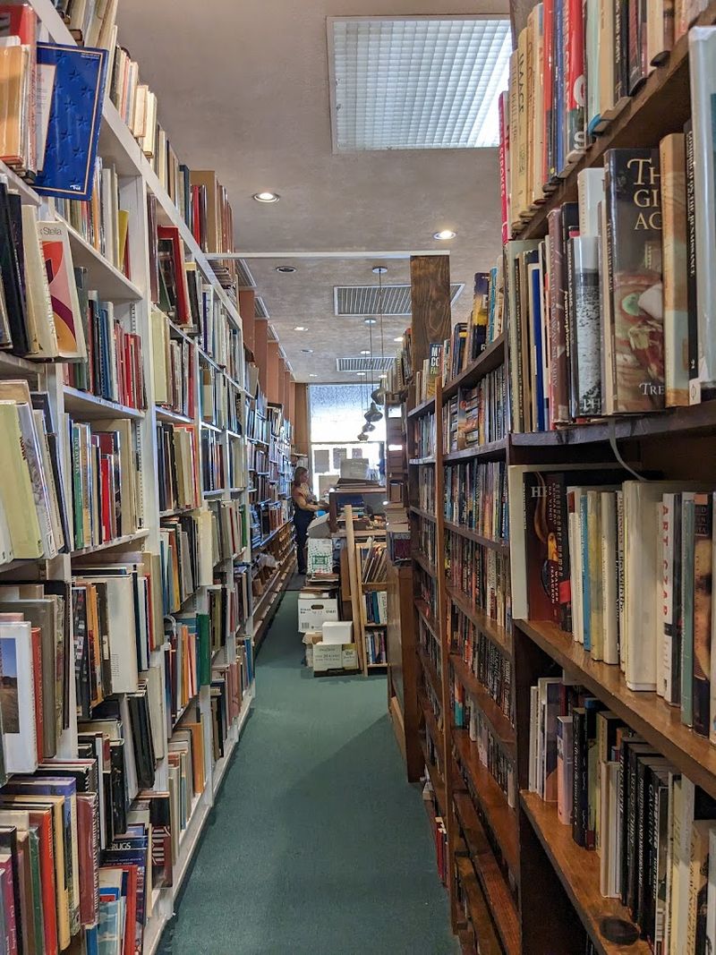 This Florida Bookstore Feels Like A Hidden Treasure Trove For Readers Who Love Getting Lost In The Shelves 6 Staff Who Actually Know Their Books and Love Talking About Them