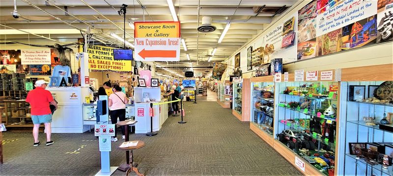 Street-Style Aisle Labeling System