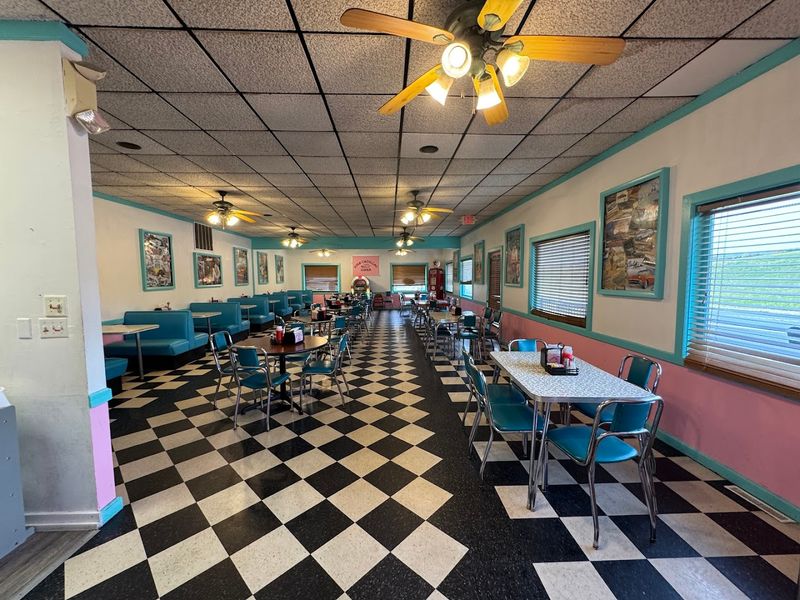 A Nostalgic 1950s Interior Packed With Retro Charm