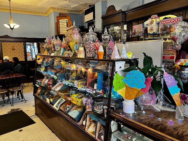 Engagement Photos, Date Nights, and Unforgettable Moments