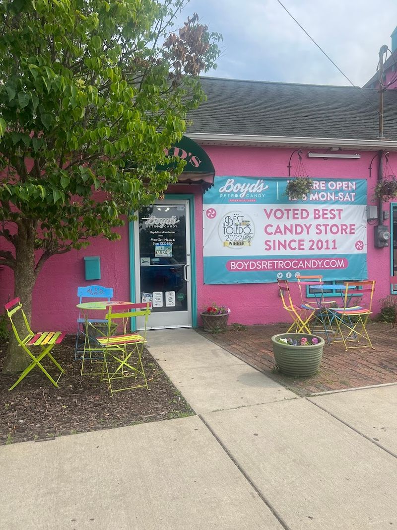 Store Hours and How to Plan Your Visit