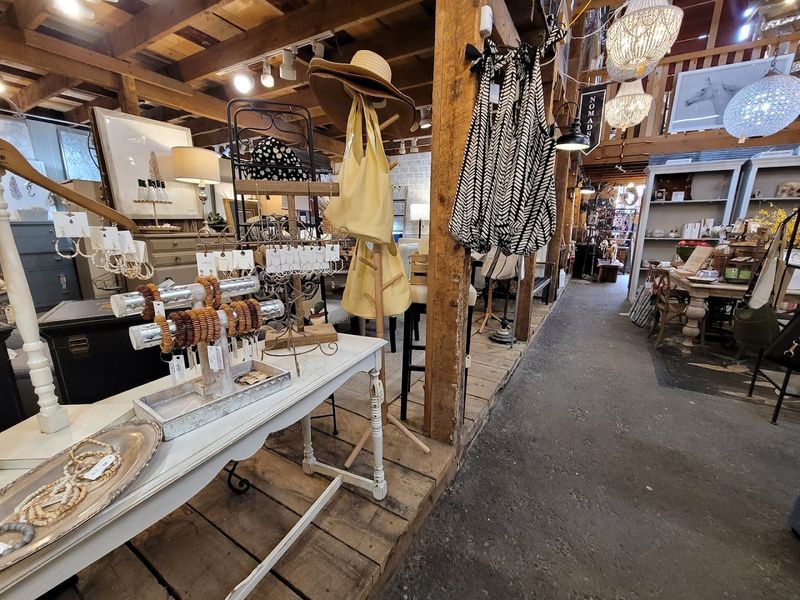 Multiple Boutique-Style Vendors All Under One Roof