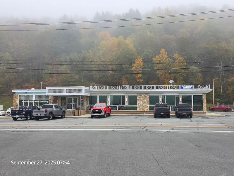 A Road Trip Landmark on Old Route 17