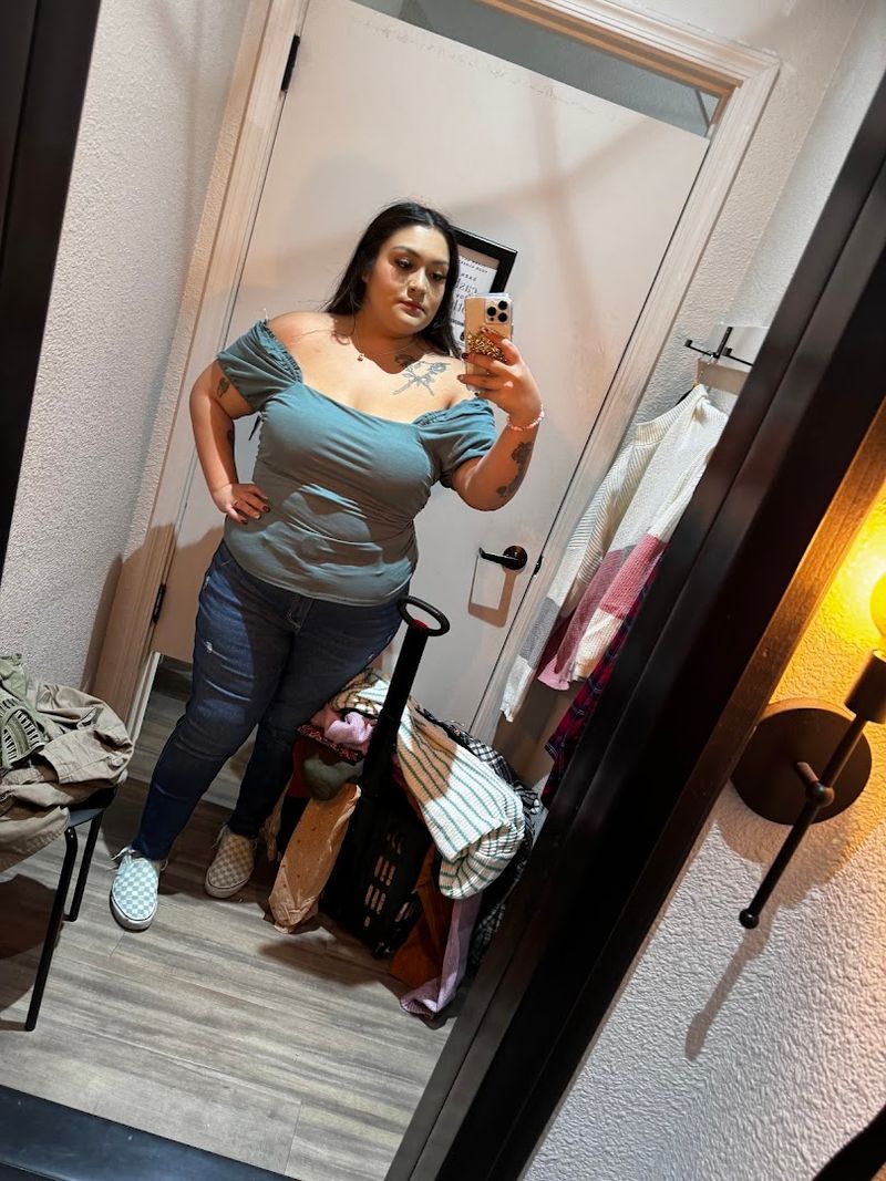 A huge Arizona thrift store where $35 fills your cart 12 Spacious Dressing Rooms for a Comfortable Try-On