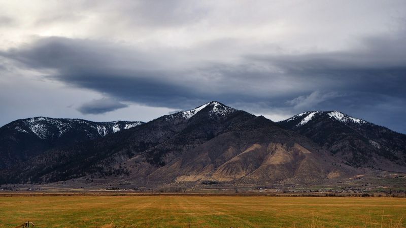 Stunning Views of the Sierra Nevada Range