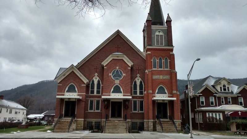 A Small-Town Community That Genuinely Looks Out for You