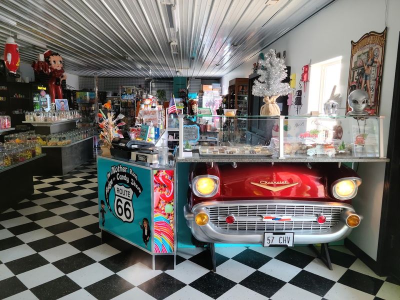 A Souvenir Shop Perfect for Road-Trip Gifts