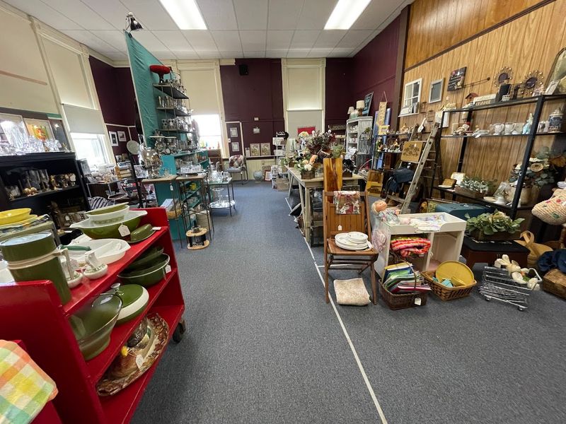 Organized Booths Make the Huge Space Easier