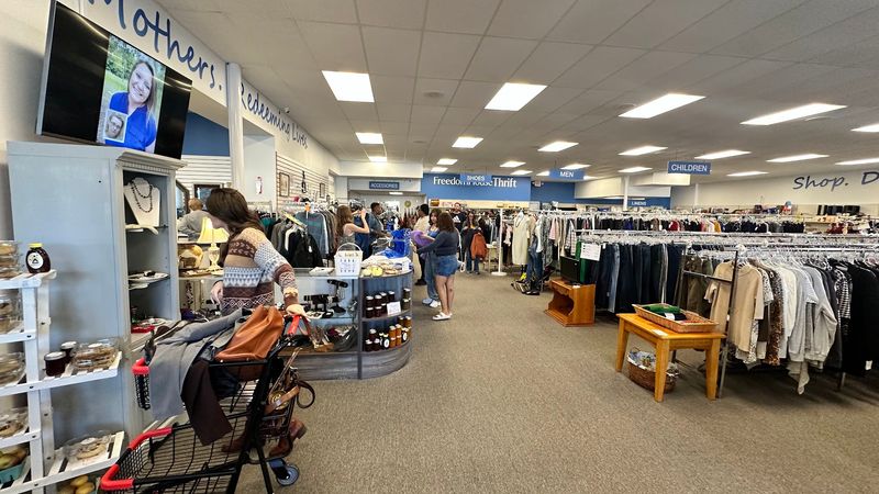 A big, easy-to-browse thrift stop on Battleground Avenue