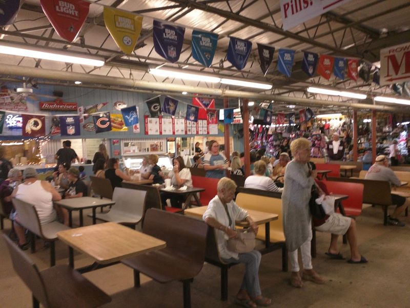 Florida’s Best Empanada Is Found At This Unassuming Flea Market 10 The laid-back local atmosphere people love