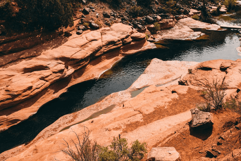 The postcard-perfect setting in Oak Creek Canyon
