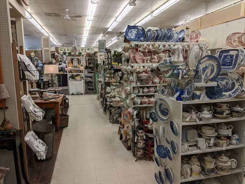 Ironstone and Vintage Kitchenware for the Serious Collector