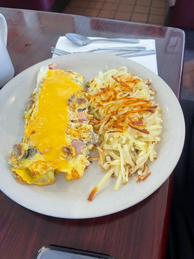 A classic Arizona diner known for its amazing fish and chips 11 The House Special Omelette That Keeps Customers Smiling