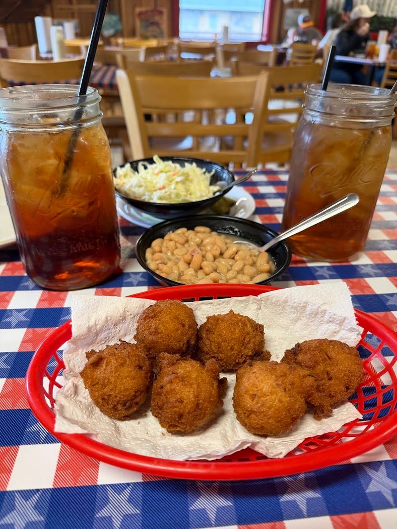 This Unassuming Tennessee Restaurant Serves Frog Legs That Taste Amazing 4 Free Vittles Straight to Your Table