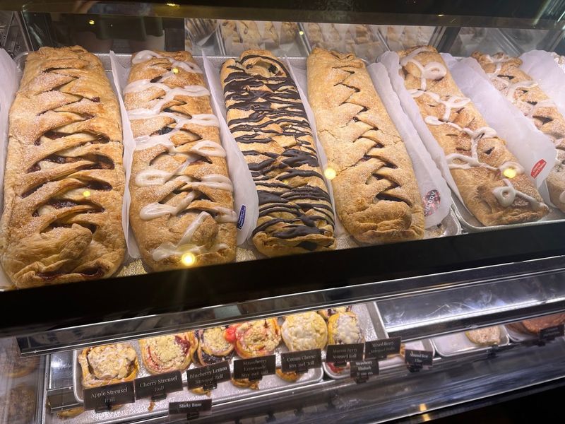 Blueberry Lemon Strudel — A Bright, Tangy Twist