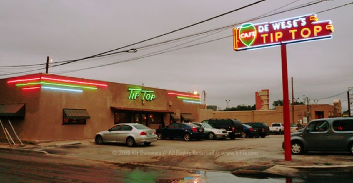 An 8 Stop Texas Road Trip Featuring Classic 1950s Style Diners
