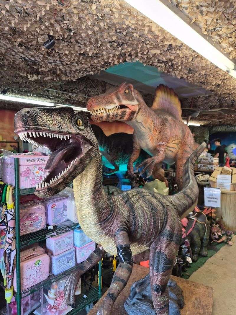 Dino-World: The Animatronic Attraction Nobody Expects