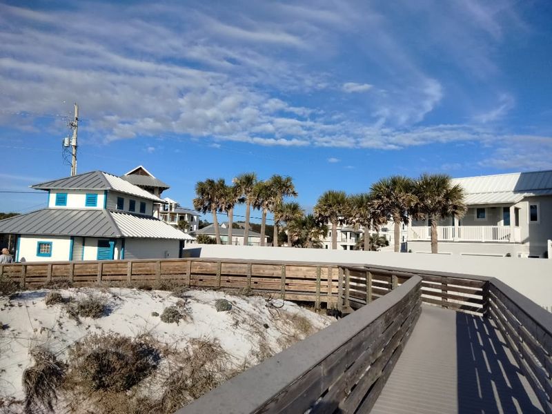 16 Florida Cities Where the Food Scene Is Just as Good as the Beaches 17 Santa Rosa Beach, Florida