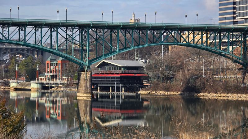 Calhoun's On The River - Knoxville, Tennessee