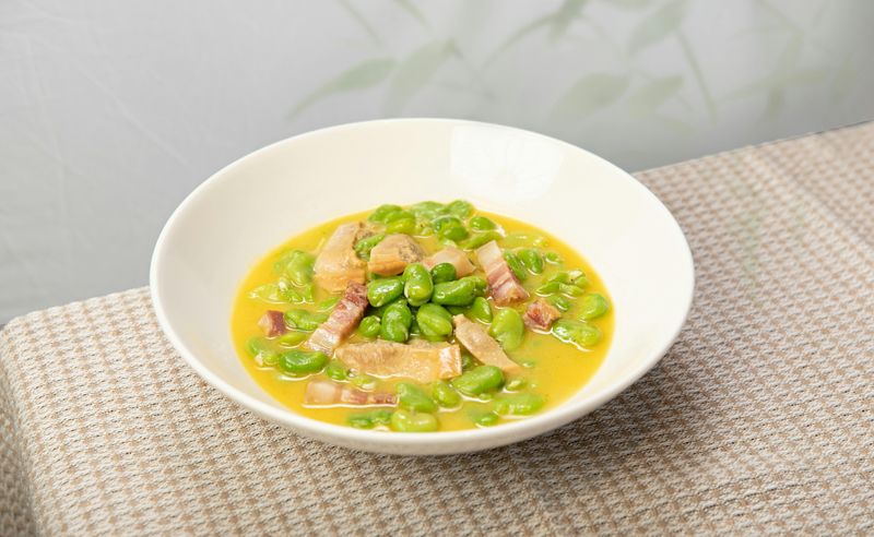 21 foods people only defend because someone in their family made them really well 22 Ham and beans