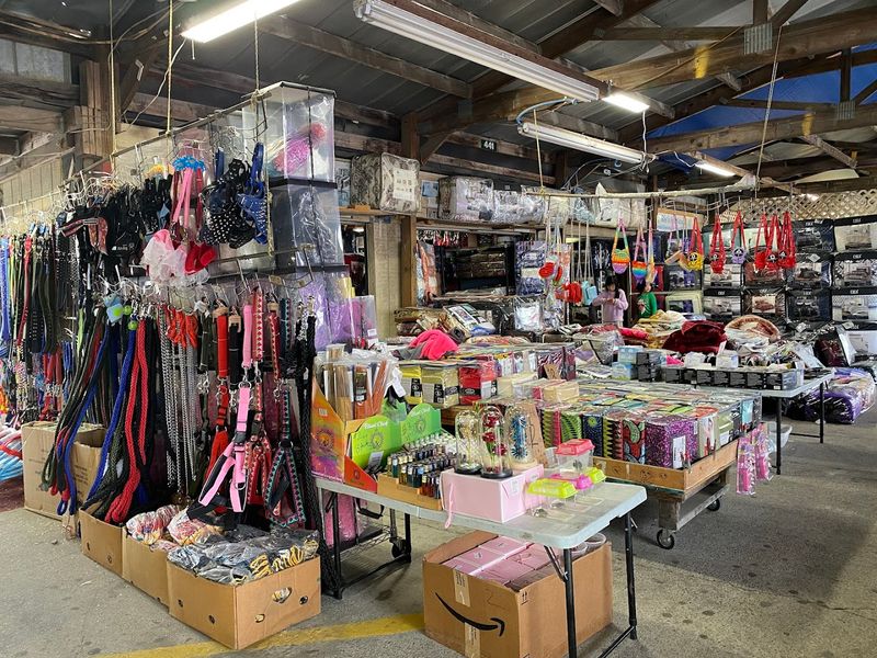 Barnyard Flea Market Lexington - Lexington, South Carolina