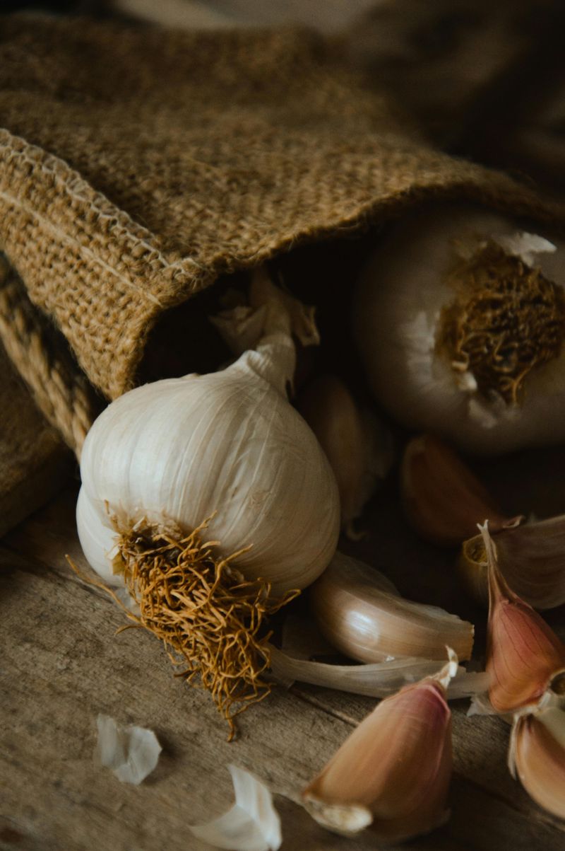 22 Foods That Can Support Your Health After 50 - If You Eat Them Regularly 20 Garlic