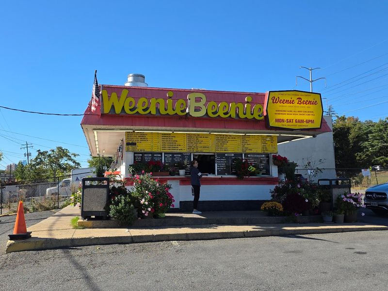 Weenie Beenie - Arlington, Virginia