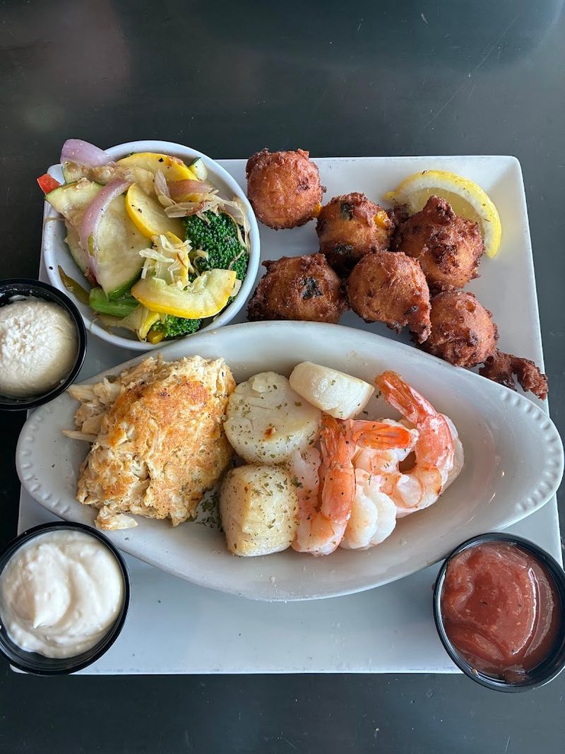 YROC Coastal Bar & Grill - Gloucester Point, Virginia