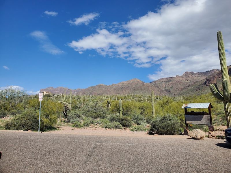 Parking Tips and Trail Etiquette